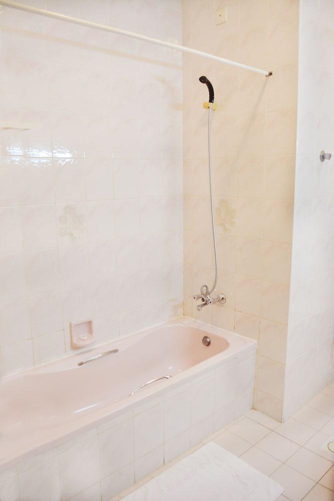דובאי Galaxy Plaza Hotel מראה חיצוני תמונה