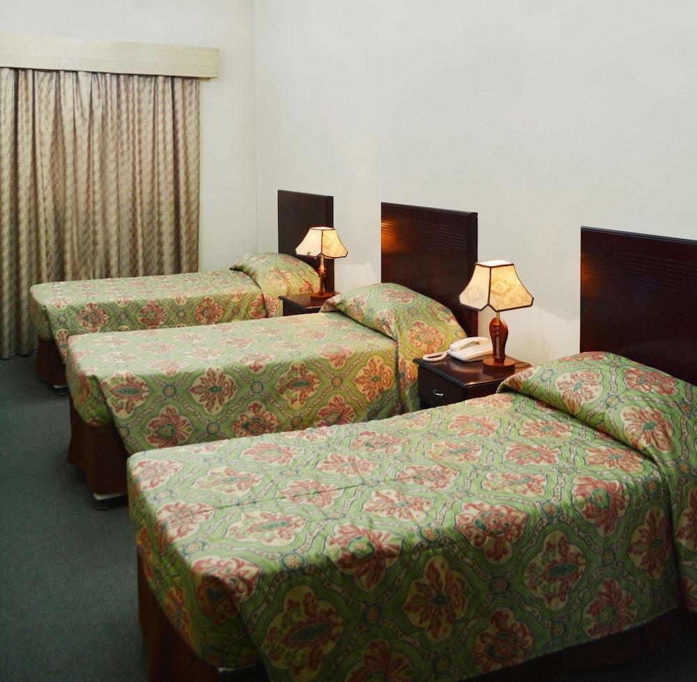 דובאי Galaxy Plaza Hotel מראה חיצוני תמונה